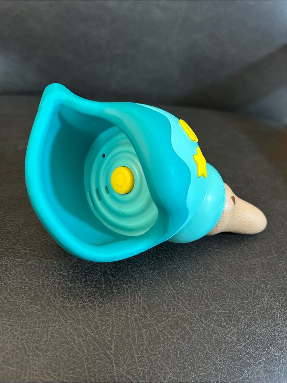 Hape Toys Magic Music Conch